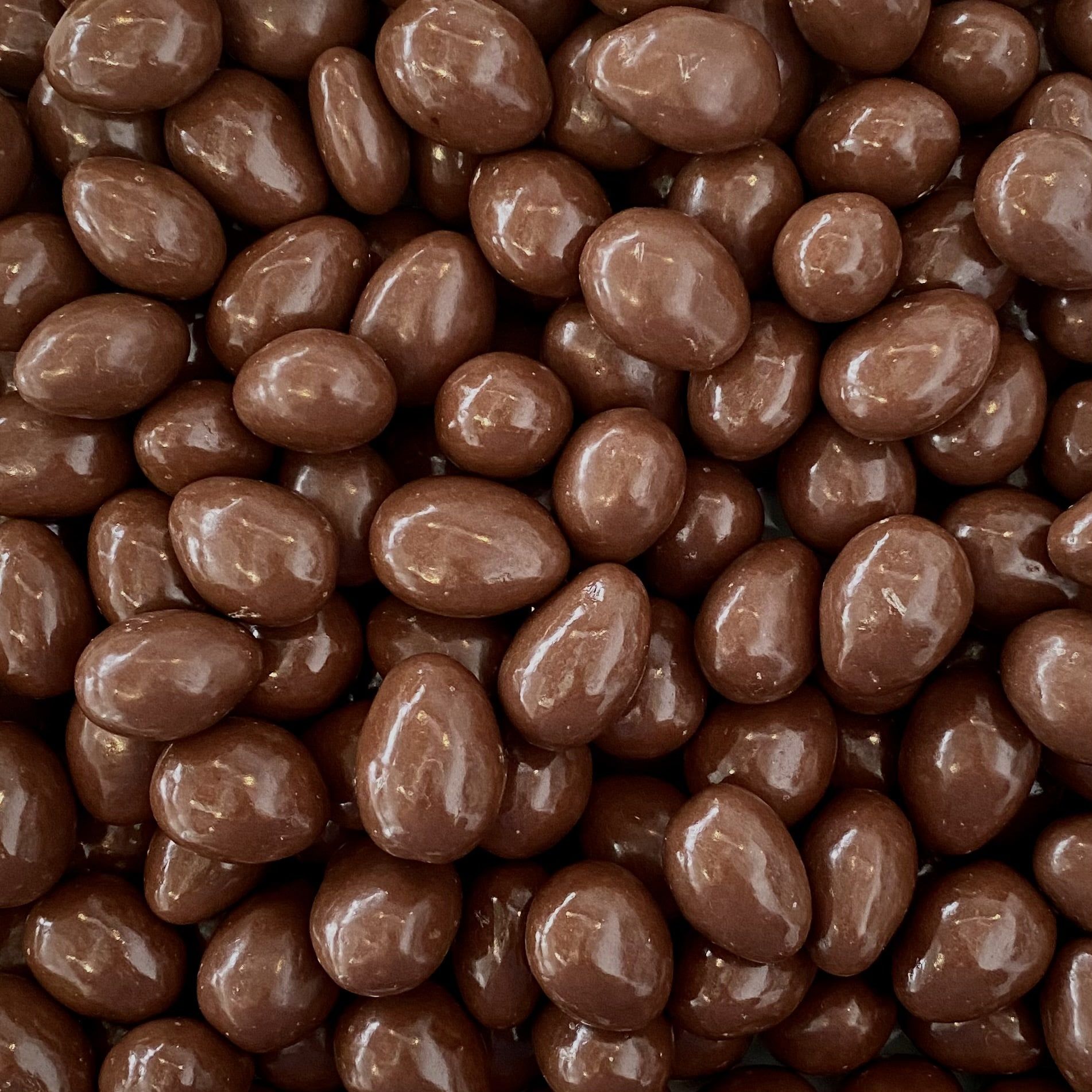 Amande enrobée de chocolat au lait - Bonbon Mania